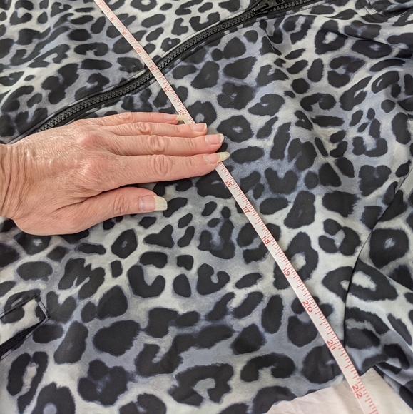 PINK EUC track jacket shorts snow leopard XS black - Picture 15 of 16